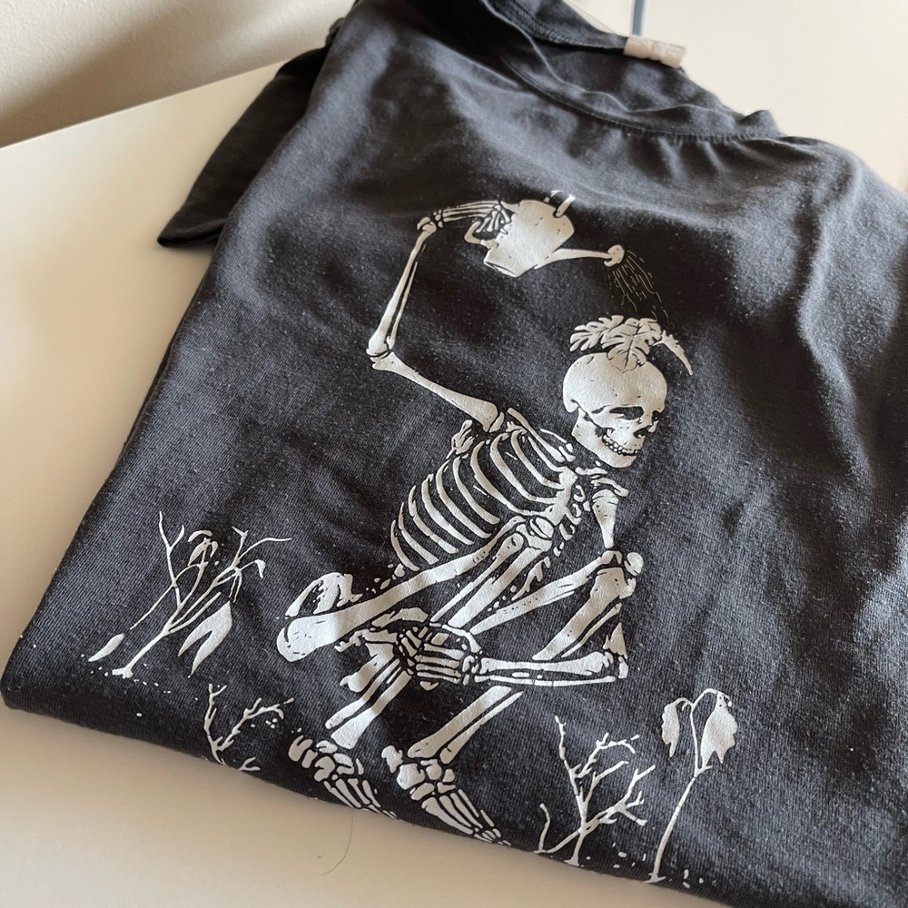 Skeleton Tshirt - Picture 4 of 4